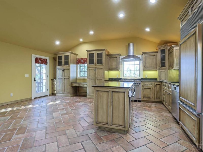 3506 Bayard Drive, Cincinnati, OH 45208 Photo 13