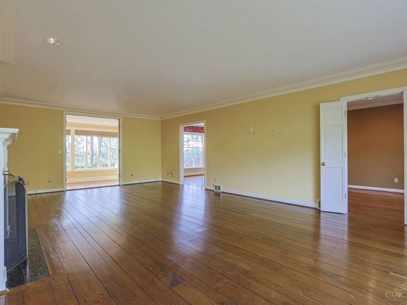 3506 Bayard Drive, Cincinnati, OH 45208 Photo 6