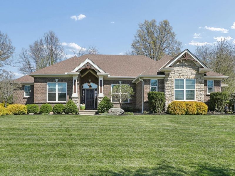 5659 Wittmer Estates Drive, Miami Twp, OH 45150 Photo 2