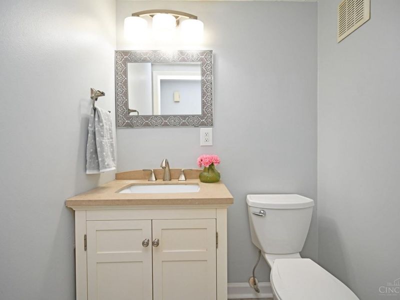 2027 Whispering Pines Drive, Anderson Twp, OH 45230 Photo 29