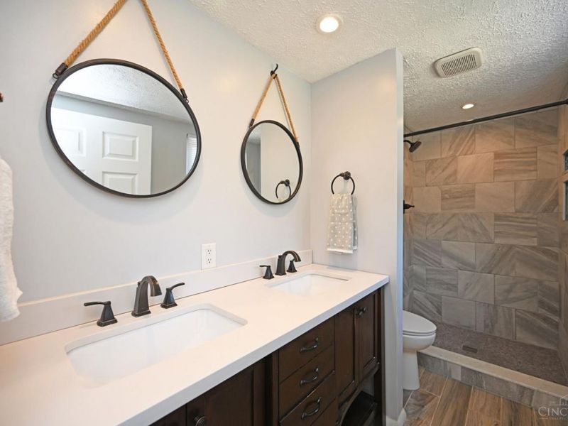 2027 Whispering Pines Drive, Anderson Twp, OH 45230 Photo 35