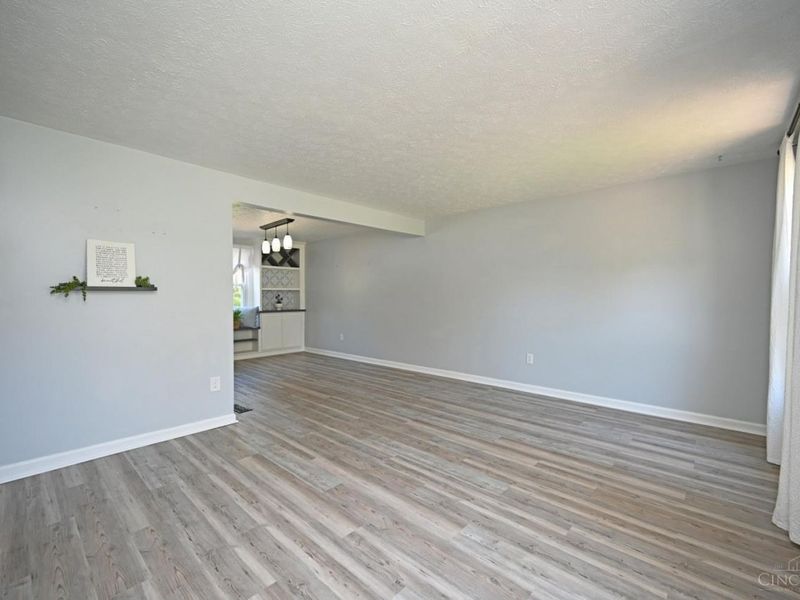 2027 Whispering Pines Drive, Anderson Twp, OH 45230 Photo 6