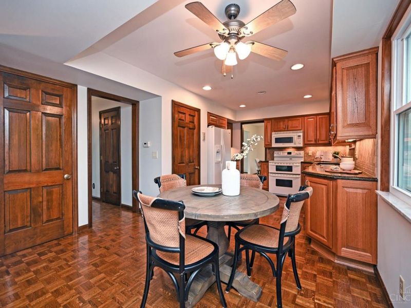 7883 Woodstone Drive, Cincinnati, OH 45244 Photo 18