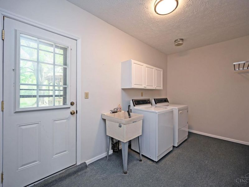 7883 Woodstone Drive, Cincinnati, OH 45244 Photo 44