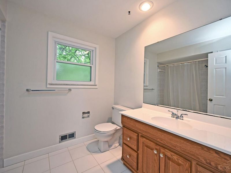 7883 Woodstone Drive, Cincinnati, OH 45244 Photo 45