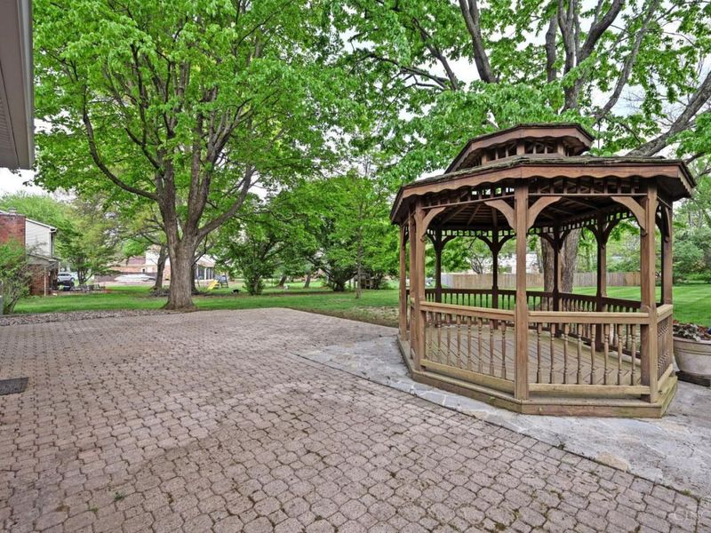 7883 Woodstone Drive, Cincinnati, OH 45244 Photo 48