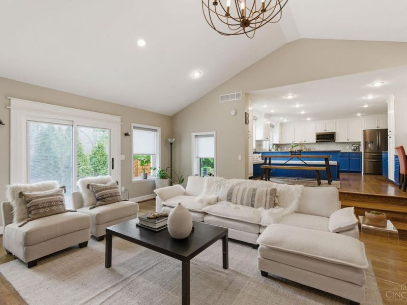 7430 S Timberlane Drive, Madeira, OH 45243 Photo 4