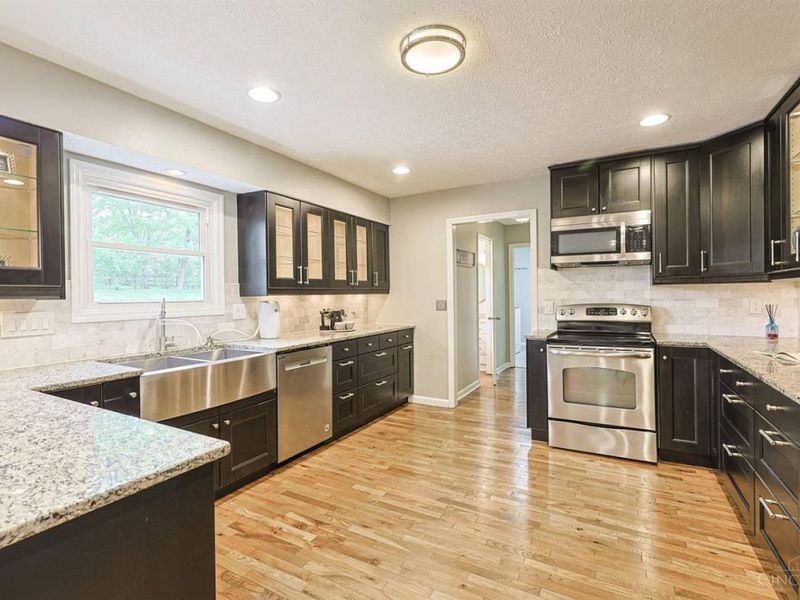 7510 Hollywood Drive, West Chester, OH 45069 Photo 12