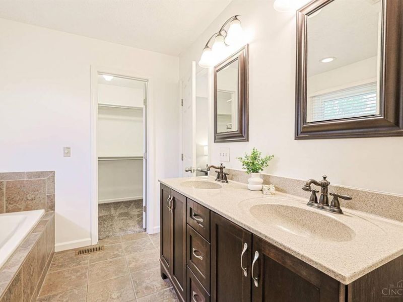 7510 Hollywood Drive, West Chester, OH 45069 Photo 27