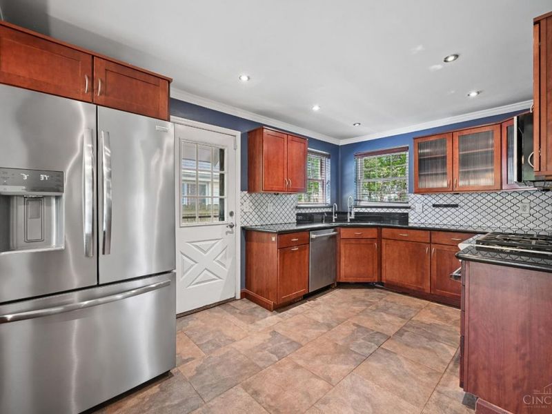 5094 E Eastwood Circle, Cincinnati, OH 45227 Photo 13