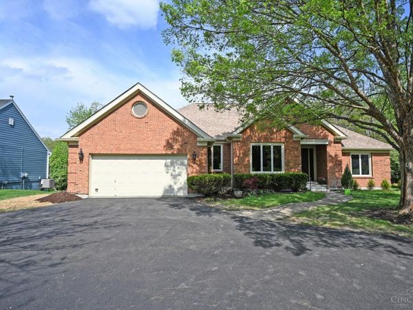 6897 Fox Hill Lane, Madeira, OH 45236