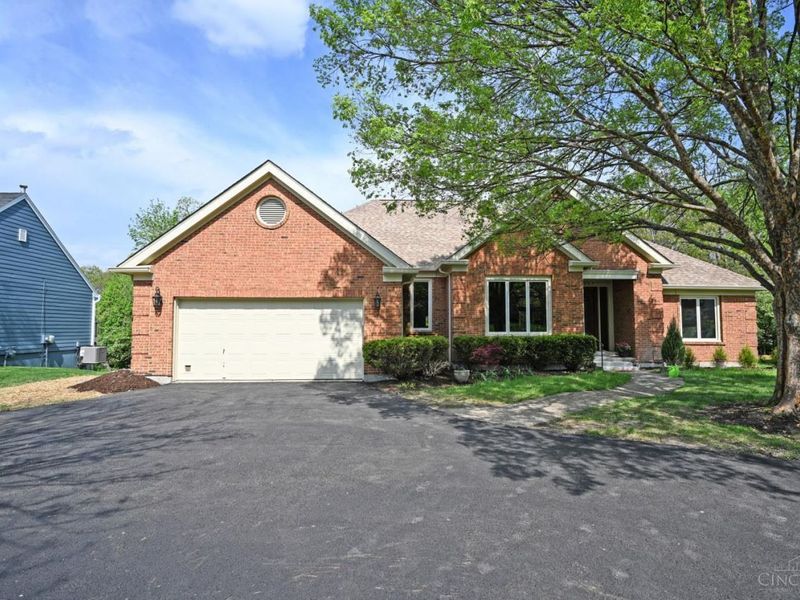 6897 Fox Hill Lane, Madeira, OH 45236 Photo 1