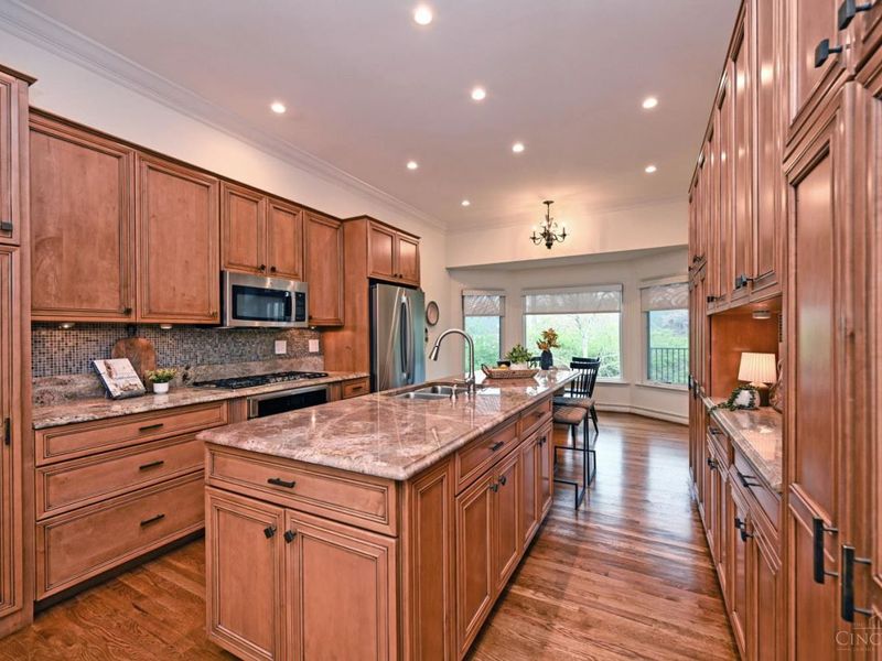 6897 Fox Hill Lane, Madeira, OH 45236 Photo 16