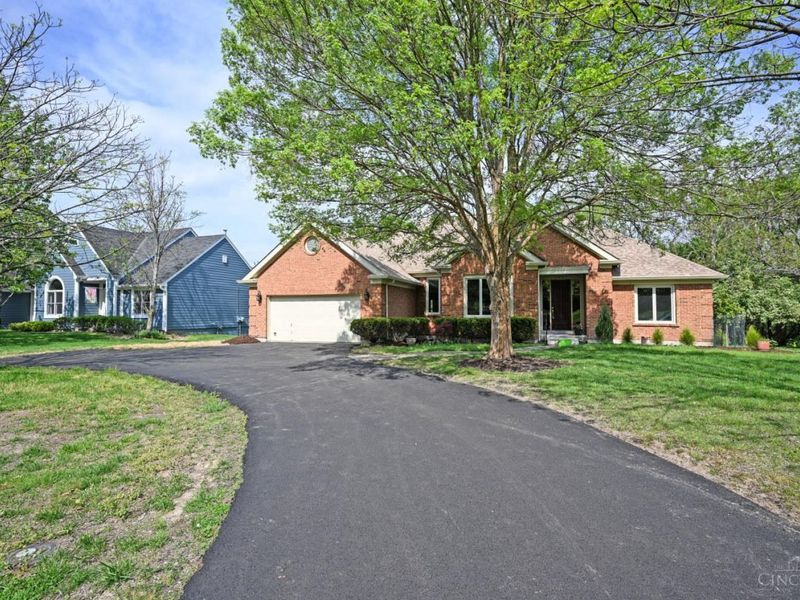 6897 Fox Hill Lane, Madeira, OH 45236 Photo 2