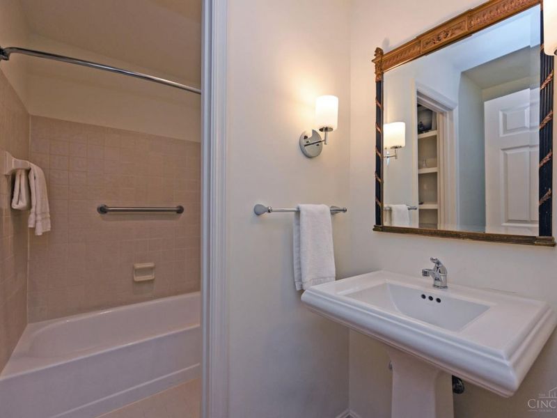 6897 Fox Hill Lane, Madeira, OH 45236 Photo 35