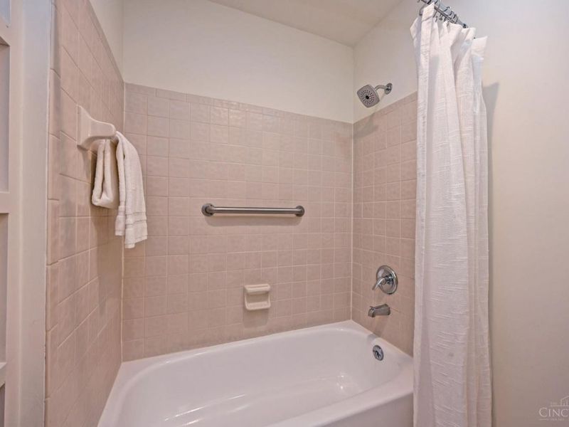 6897 Fox Hill Lane, Madeira, OH 45236 Photo 36