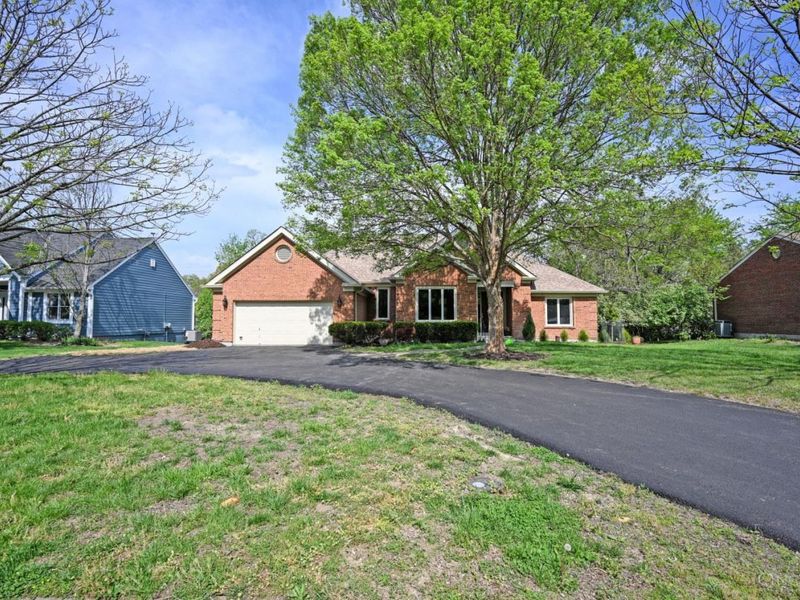 6897 Fox Hill Lane, Madeira, OH 45236 Photo 4