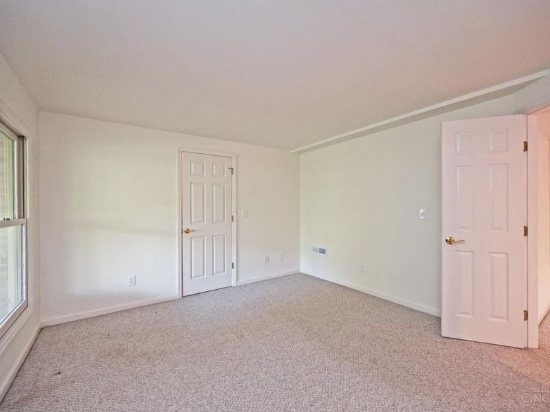 6897 Fox Hill Lane, Madeira, OH 45236 Photo 48