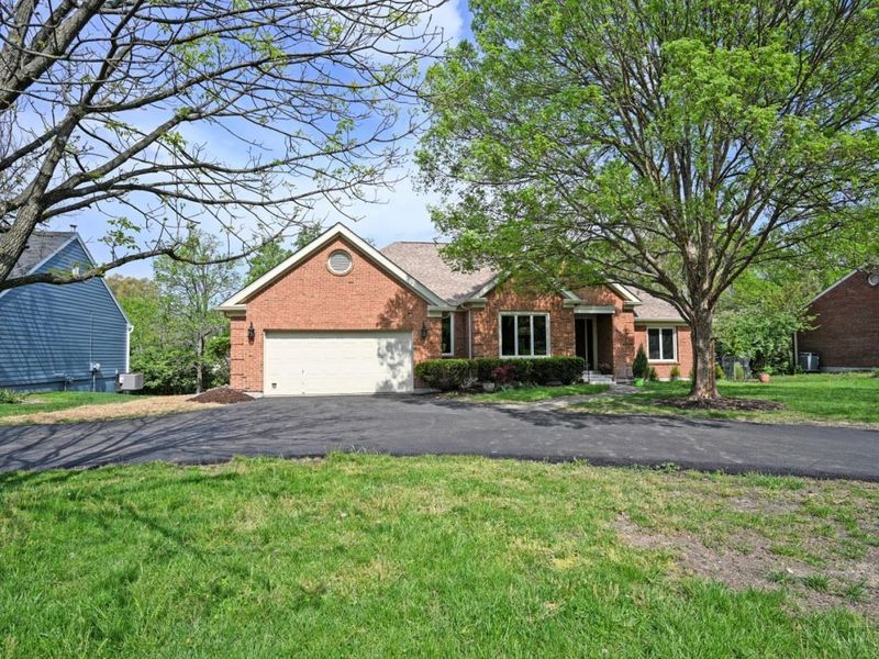 6897 Fox Hill Lane, Madeira, OH 45236 Photo 5