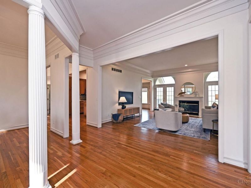 6897 Fox Hill Lane, Madeira, OH 45236 Photo 8