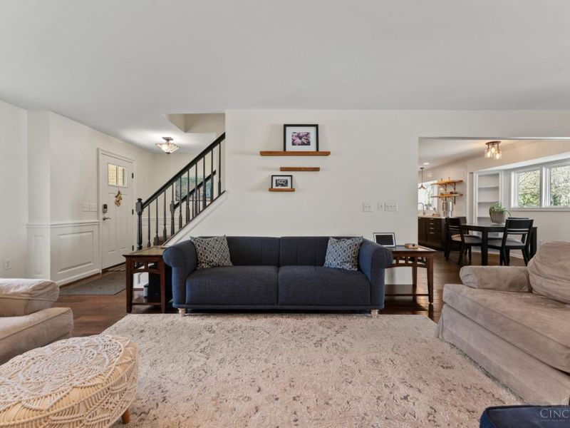 8586 Sunmont Drive, Anderson Twp, OH 45255 Photo 4