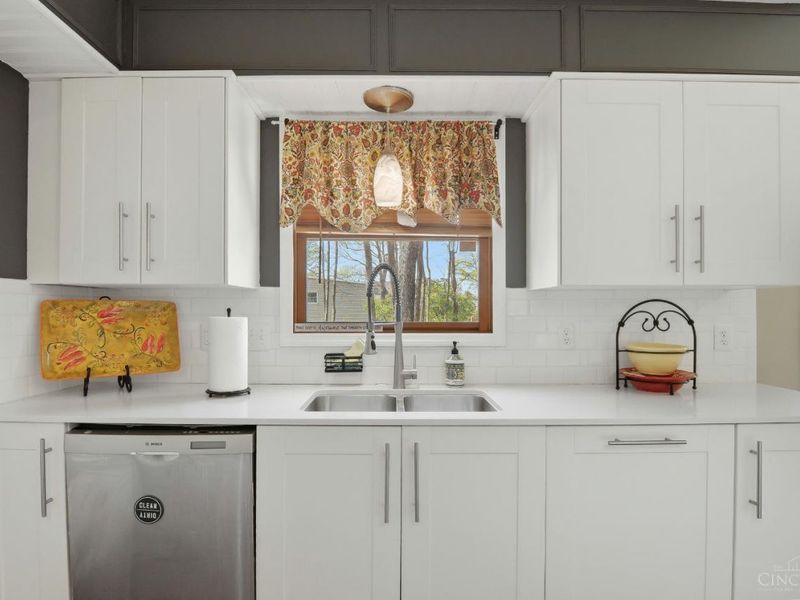 4374 Boomer Road, Green Township, OH 45247 Photo 14