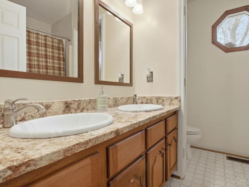 4374 Boomer Road, Green Township, OH 45247 Photo 35