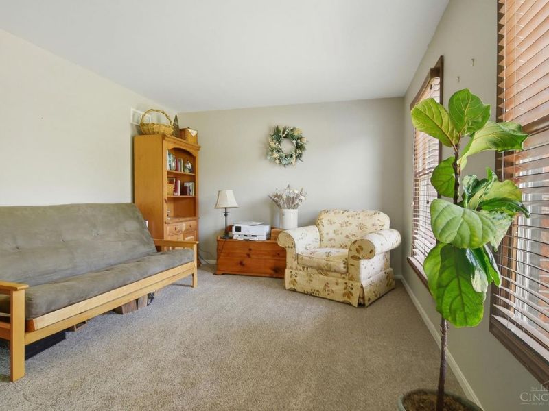 4374 Boomer Road, Green Township, OH 45247 Photo 7