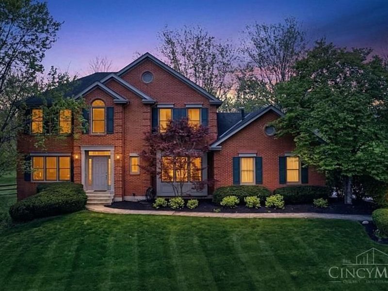 9235 Applecrest Court, Cincinnati, OH 45242 Photo 2