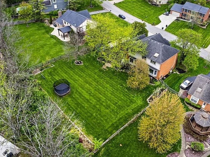 9235 Applecrest Court, Cincinnati, OH 45242 Photo 3