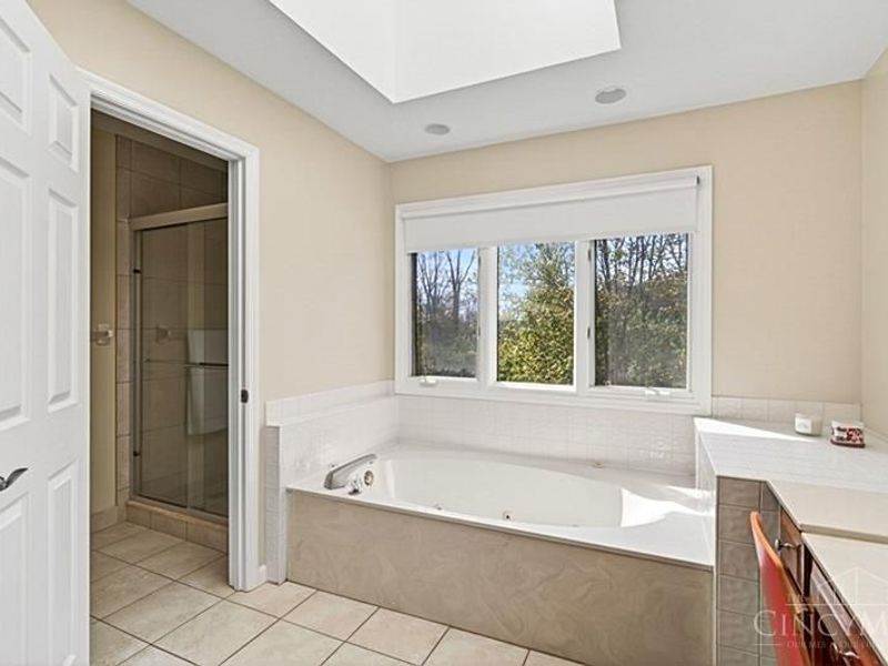 9235 Applecrest Court, Cincinnati, OH 45242 Photo 32