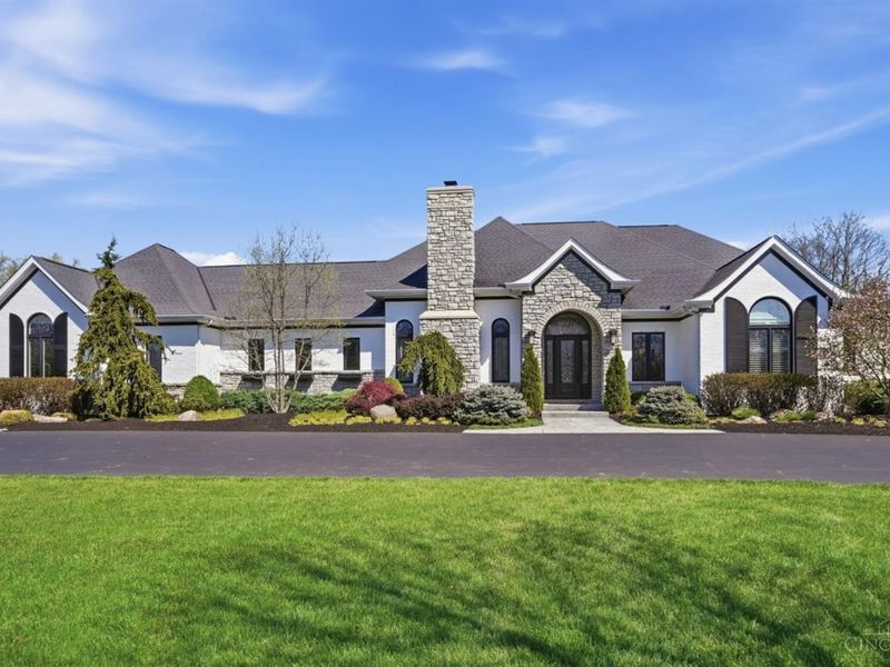 5104 Rollman Estates Drive, Amberley, OH 45236 Photo 2