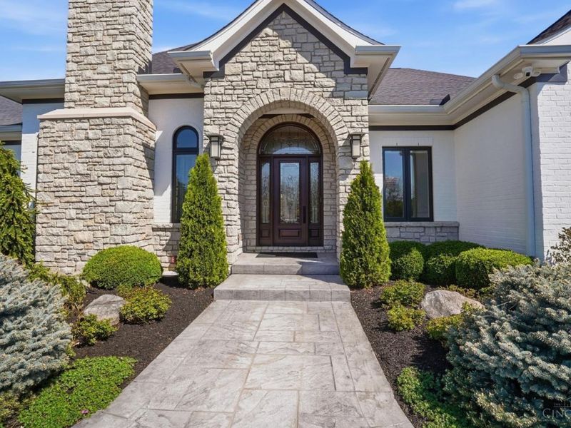 5104 Rollman Estates Drive, Amberley, OH 45236 Photo 3