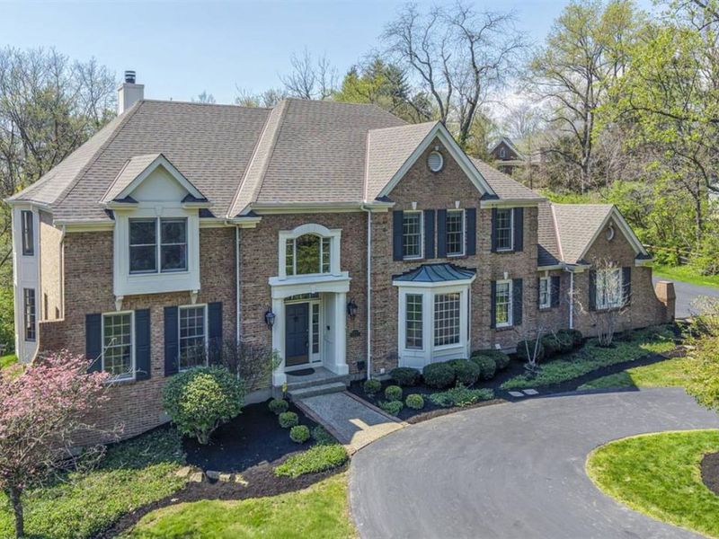 4725 Miami Road, Indian Hill, OH 45243 Photo 2