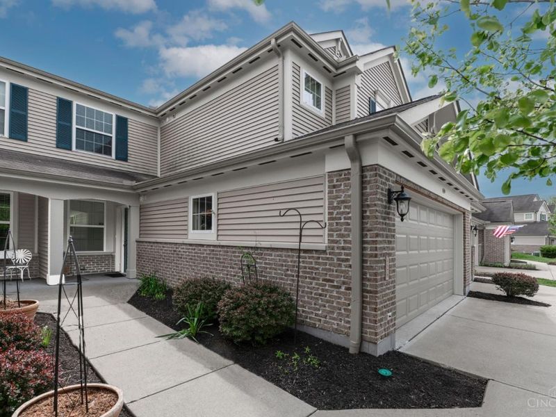 4529 Winners Circle, Batavia Twp, OH 45103 Photo 2