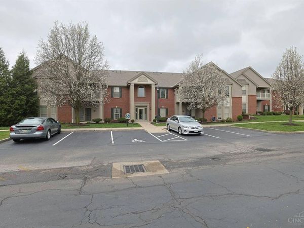 8021 Pinnacle Point Drive, Unit 104, West Chester, OH 45069