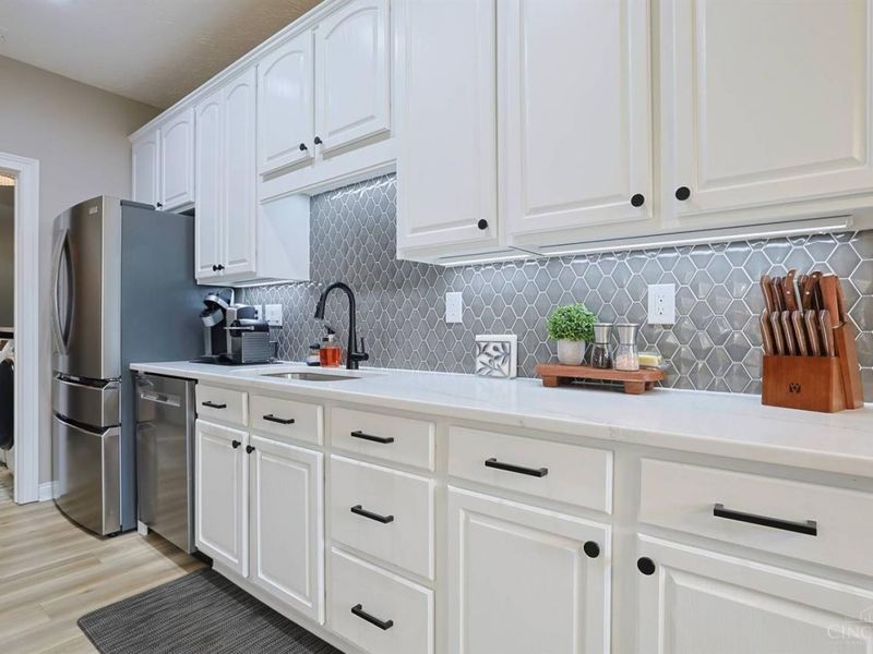 8021 Pinnacle Point Drive, Unit 104, West Chester, OH 45069 Photo 12