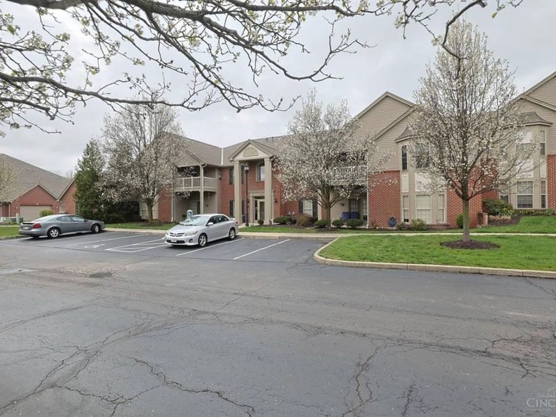 8021 Pinnacle Point Drive, Unit 104, West Chester, OH 45069 Photo 2