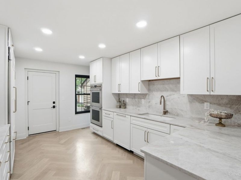 3488 Forestoak Court, Cincinnati, OH 45208 Photo 8