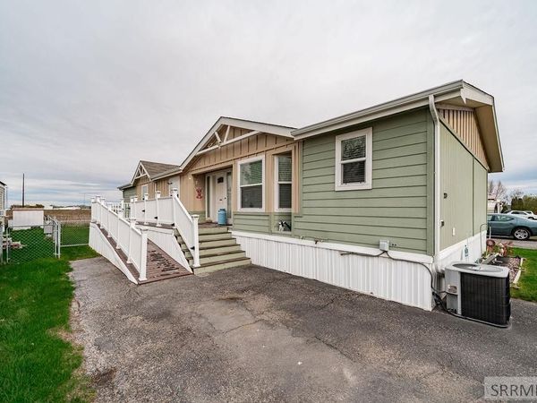 2139 N Pinewood Drive, IDAHO FALLS, ID 83401
