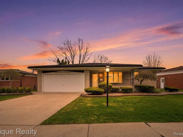 30214 Blossom Lane, Warren, MI 48088