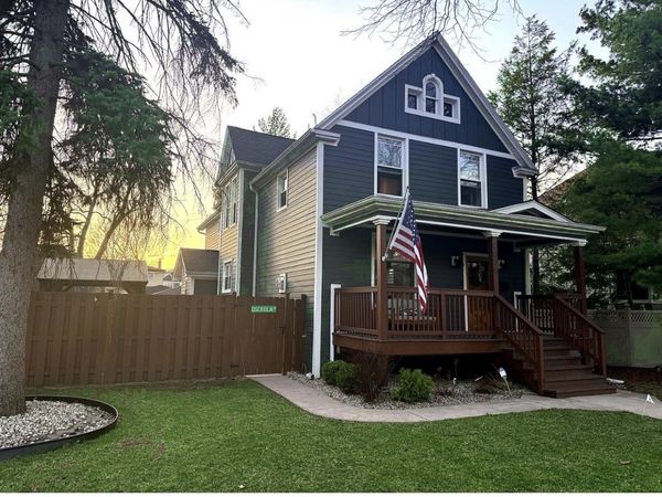 6826 N Osceola Avenue, Chicago, IL 60631