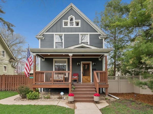 6826 N Osceola Avenue, Chicago, IL 60631