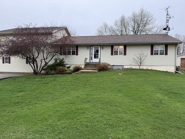 6208 Oak Street , Harvard, IL 60033