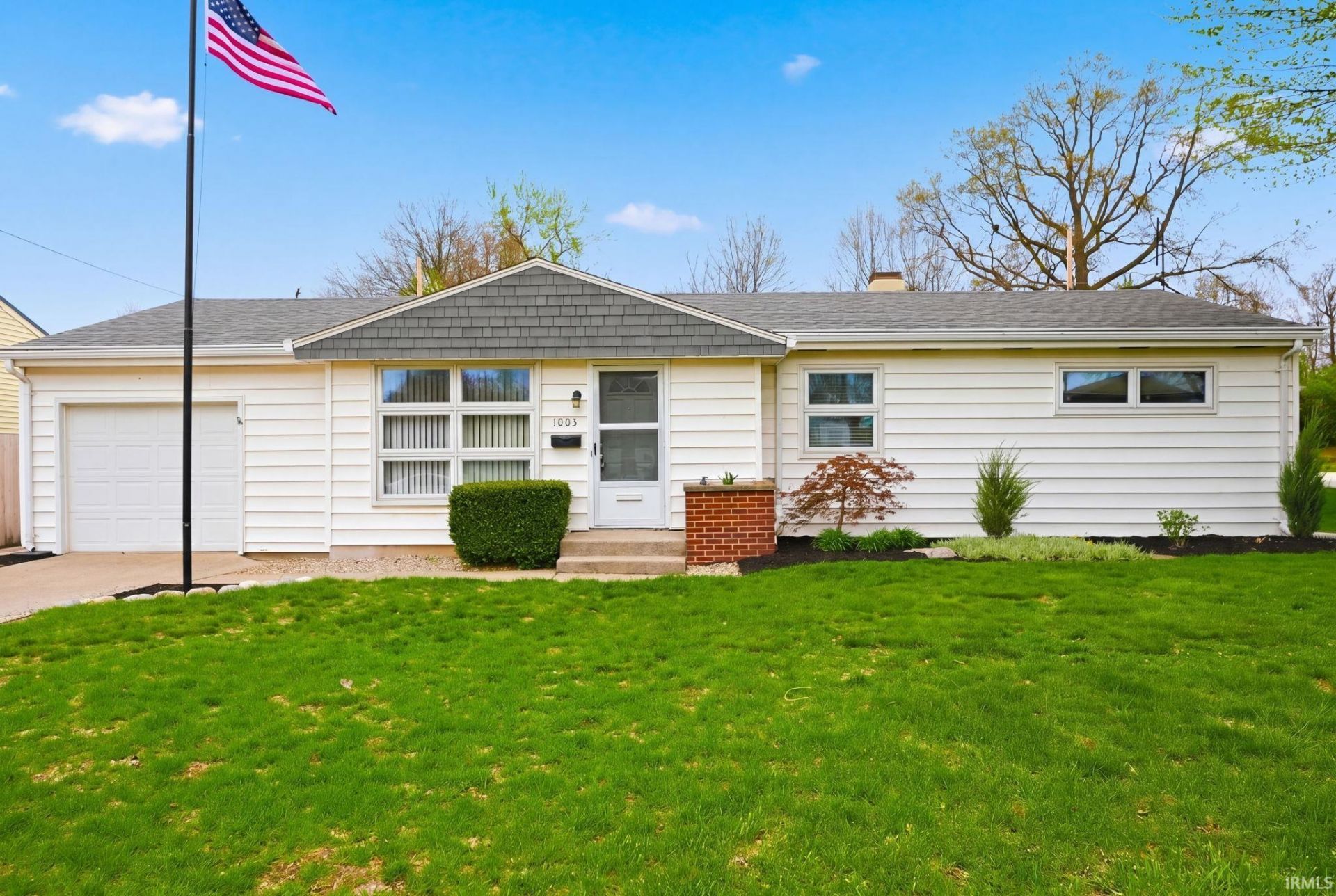 1003 Curdes Avenue, Fort Wayne, IN 46805 Main Photo