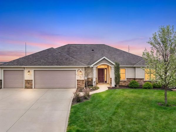 513 Lakeside Place, Garrett, IN 46738