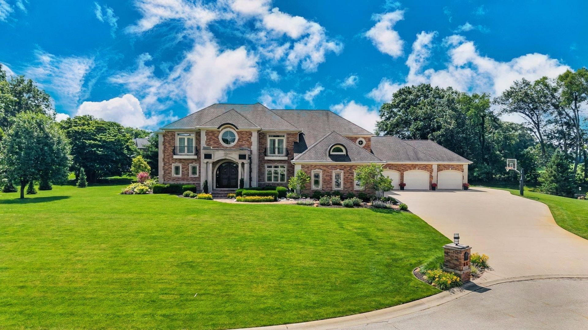 53717 Meadow Lake Court, Elkhart, IN 46514