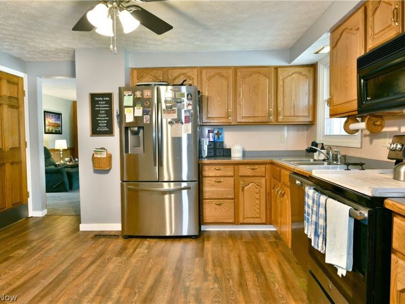 8560 Black Oak Drive NE, Warren, OH 44484 Photo 17