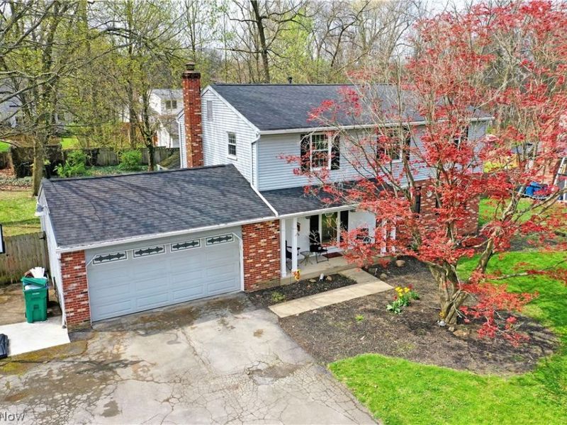 8560 Black Oak Drive NE, Warren, OH 44484 Photo 3