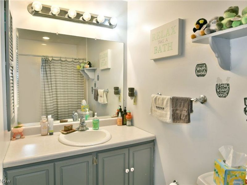 8560 Black Oak Drive NE, Warren, OH 44484 Photo 36